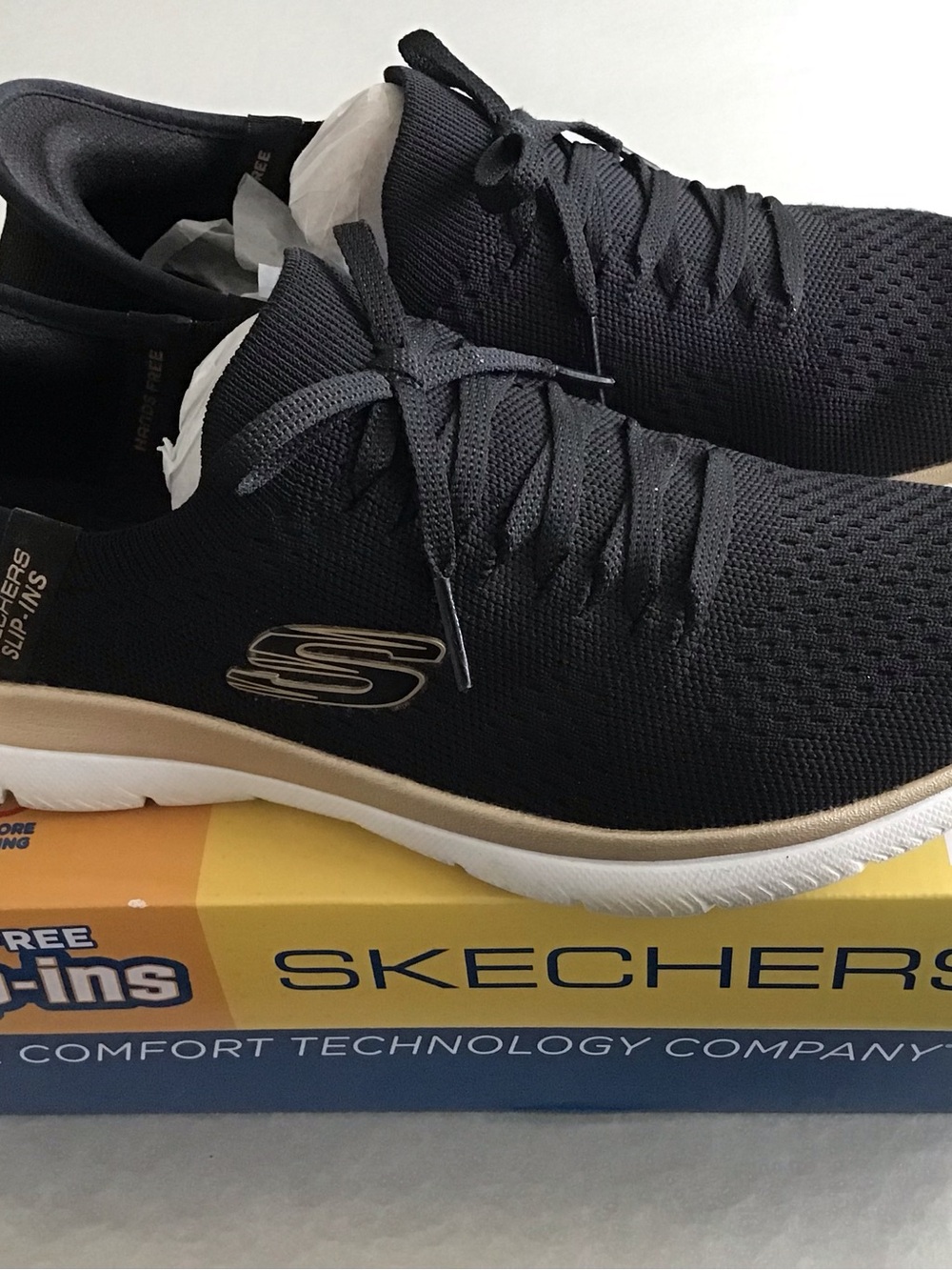 Skechers Womens  Black Knit Slip-Ins / 8.5